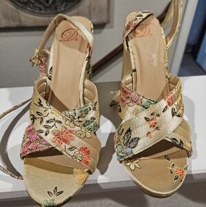 Floral Embroidered Women's Sandals